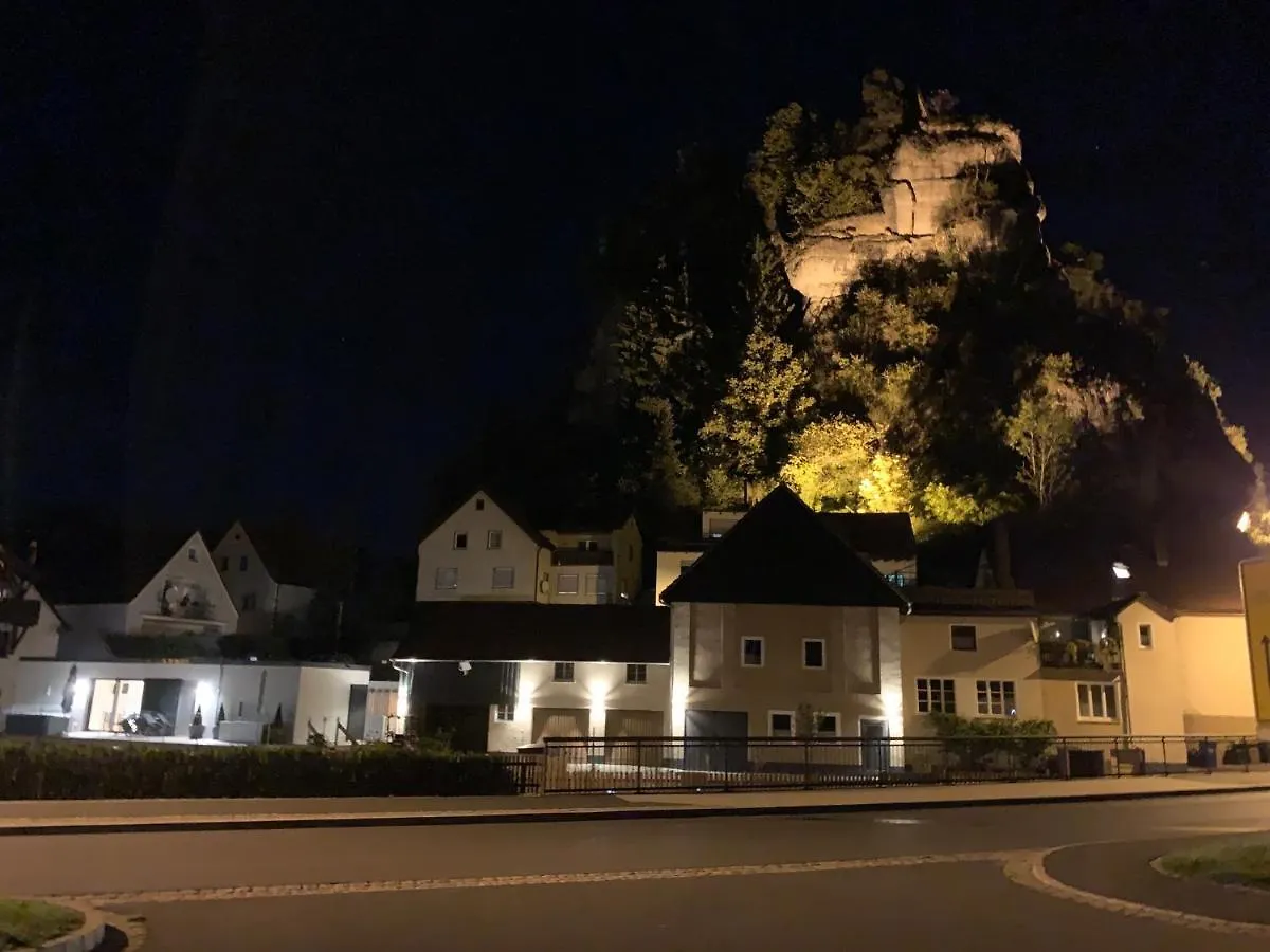 Bungalow-Ferienhaus Pottenstein 0*,