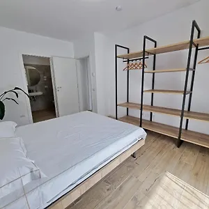 https://pao-apartment-costermano.hotelinveneto.com